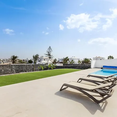 فيلة Navya - Vipvipvillas بلايا بلانكا