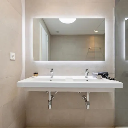 Navya - Vipvipvillas Playa Blanca