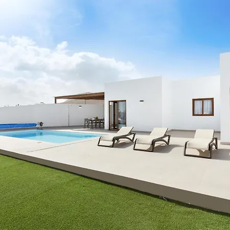 Navya - Vipvipvillas