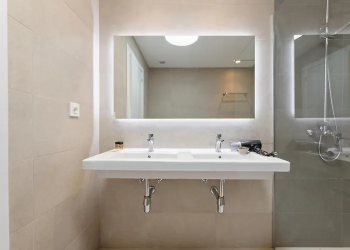 Navya - Vipvipvillas Коста Бланка