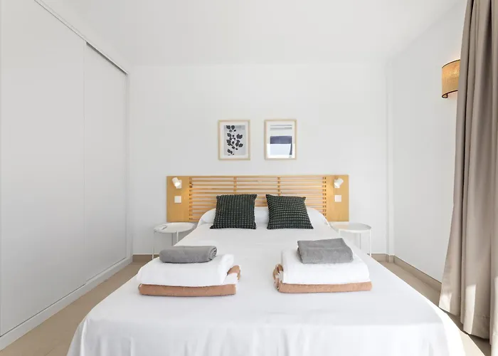 Navya - Vipvipvillas Playa Blanca (Lanzarote)
